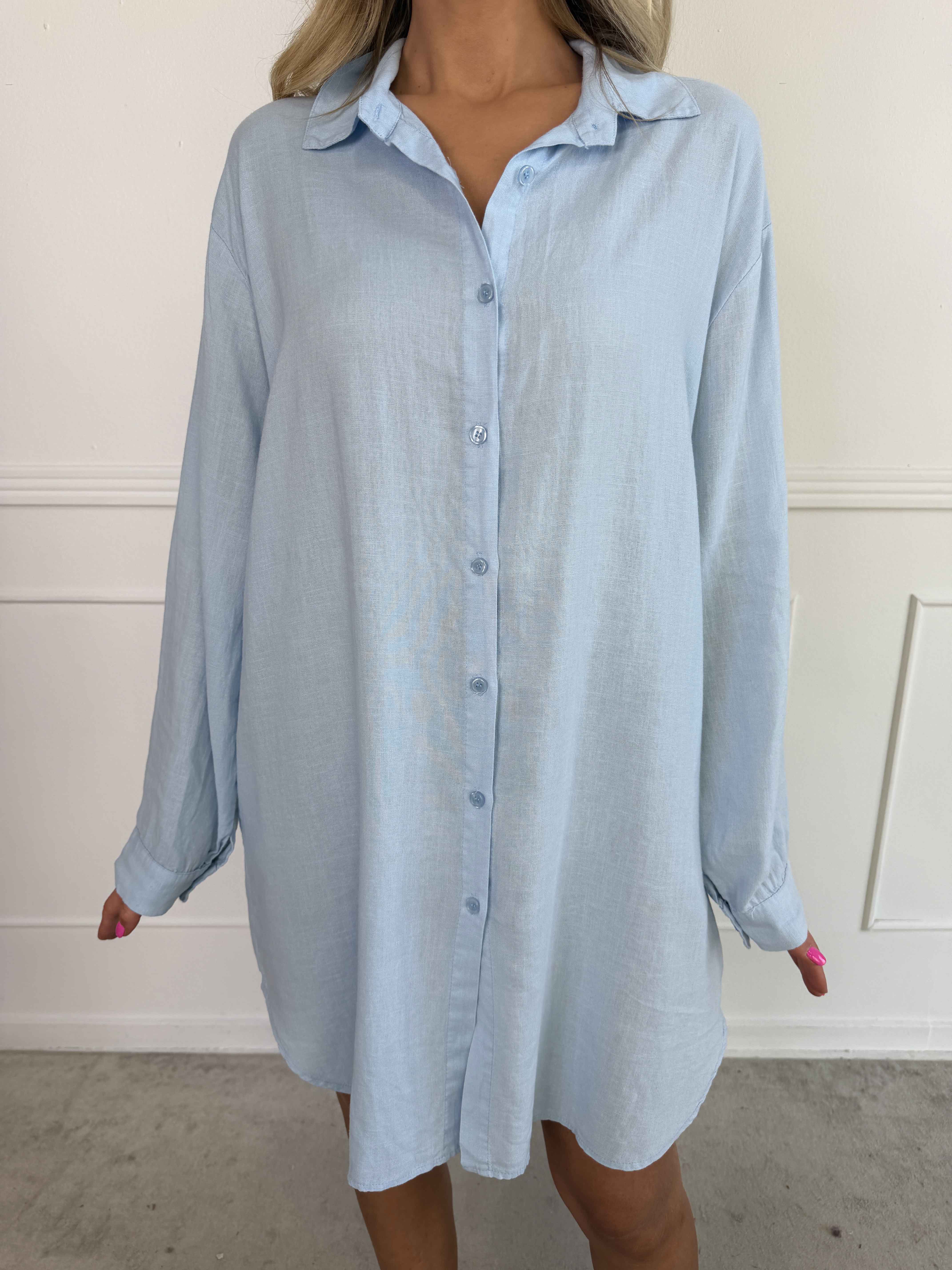 Clara Dress - Ensfarvet skjortekjole i viskose og hør